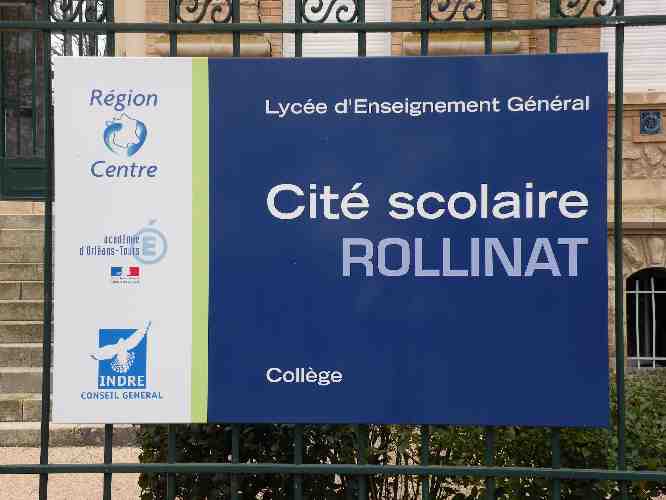 Panneau de la cit scolaire Rollinat d'Argenton-sur-Creuse.